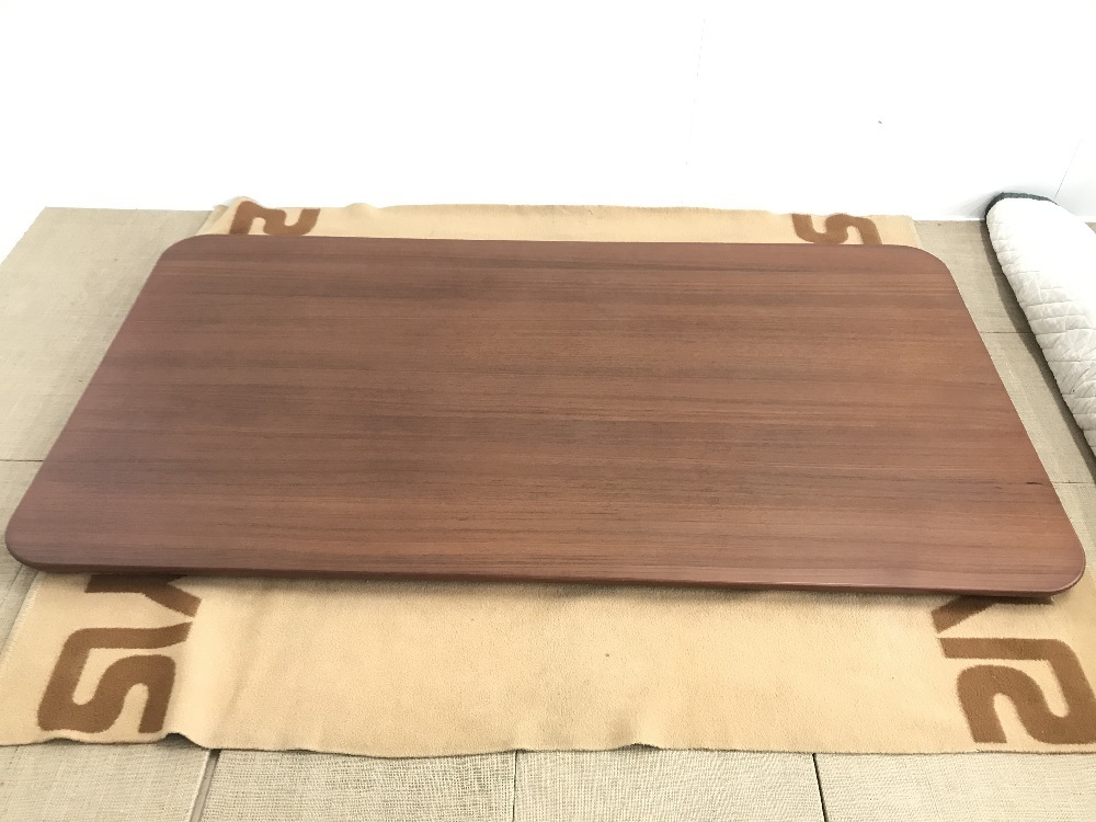 テーブル天板の塗り替え