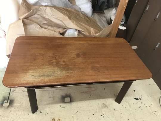 テーブル天板の塗り替え