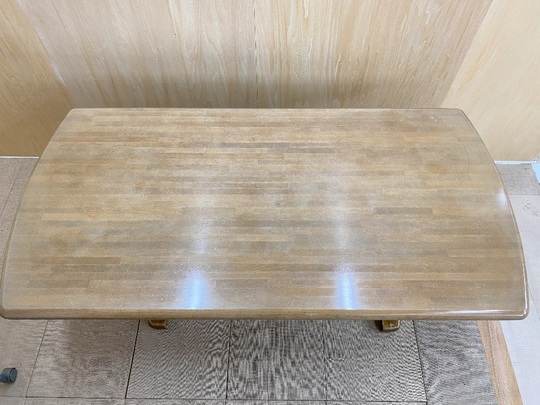 テーブル天板の塗り替え