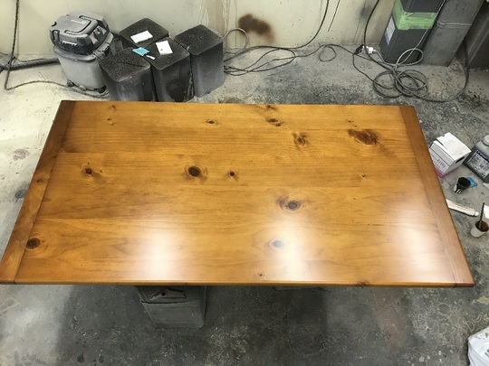 テーブル天板の塗り替え