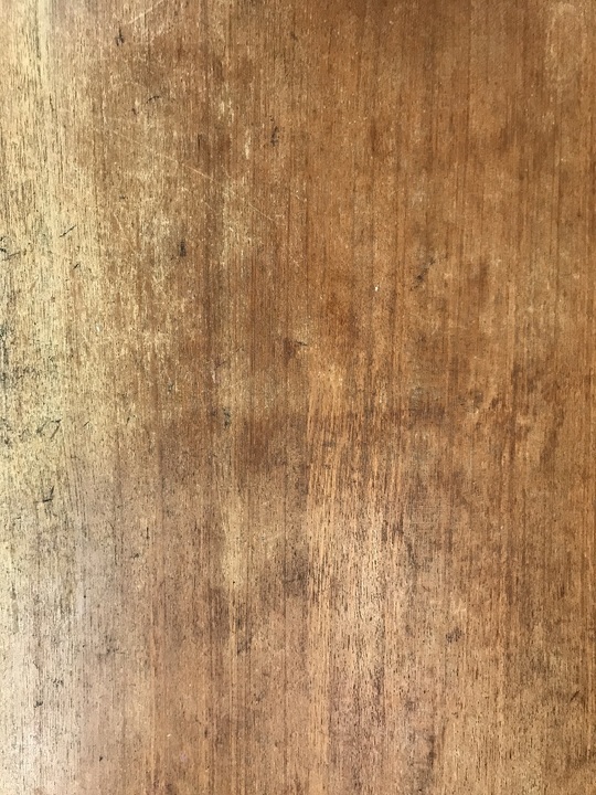 テーブル天板の塗り替え