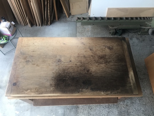 テーブル天板の塗り替え